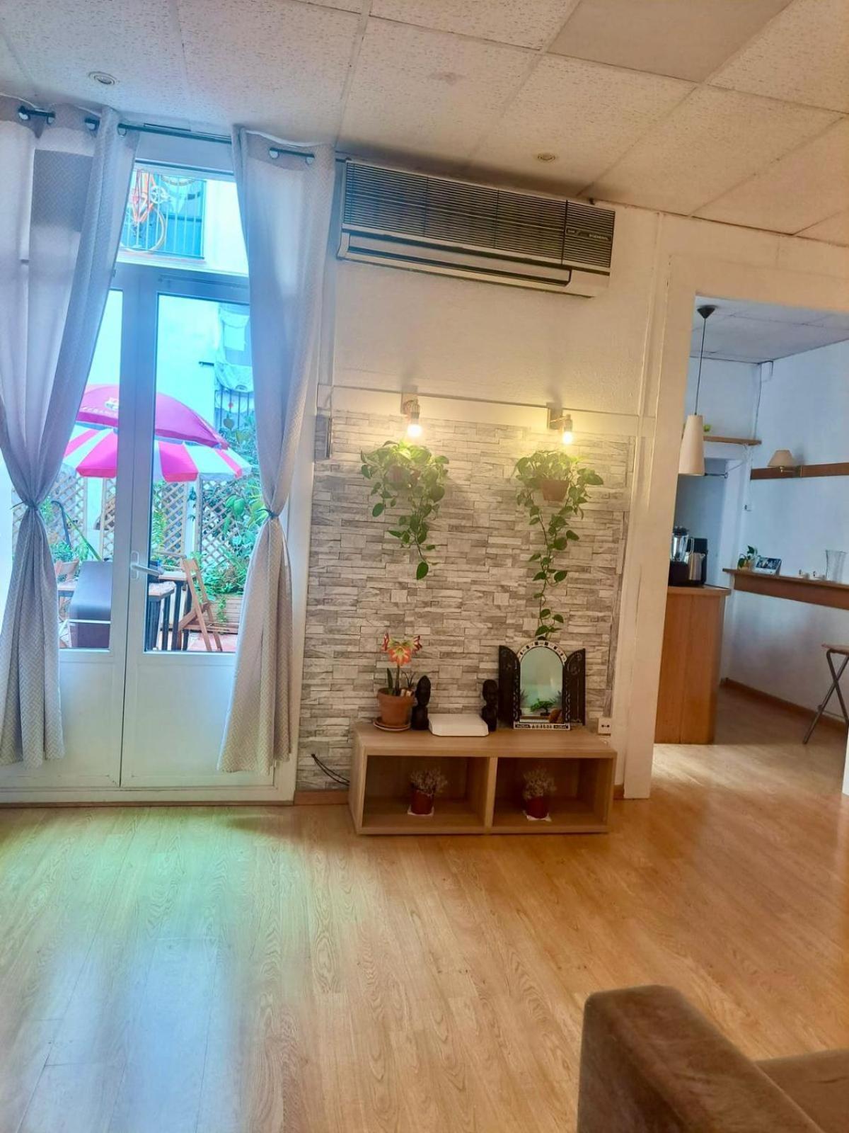 Habitacion Para Grupos Hasta 8 En Plena Rambla De Cataluna Барселона Екстериор снимка