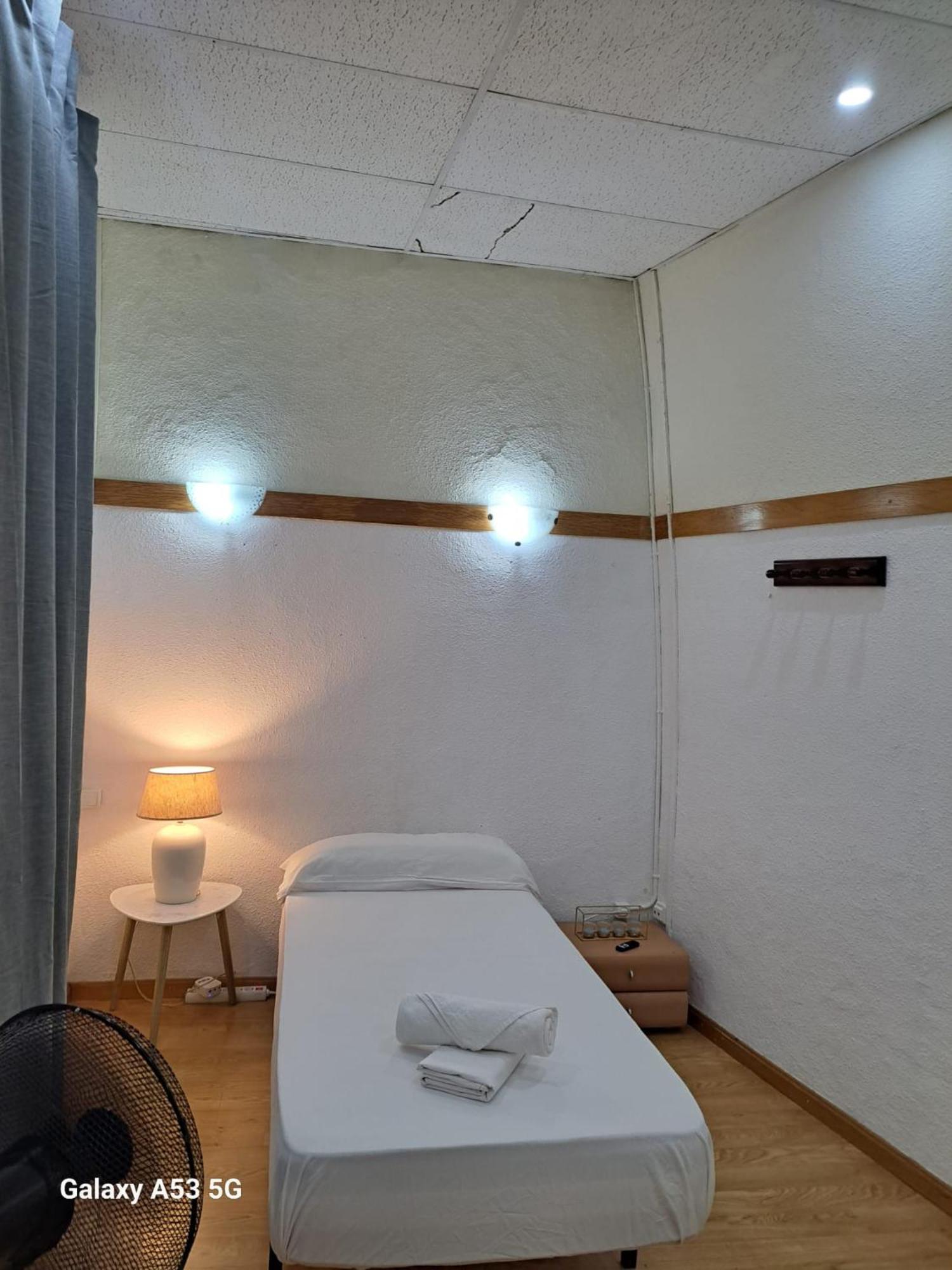 Habitacion Para Grupos Hasta 8 En Plena Rambla De Cataluna Барселона Екстериор снимка