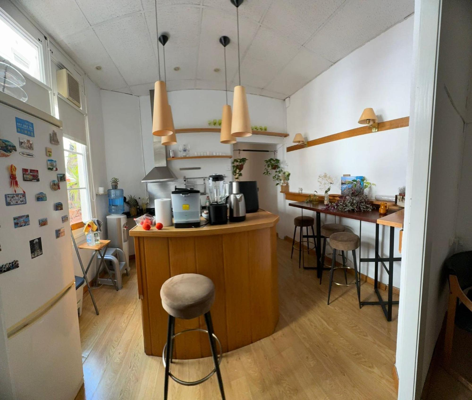 Habitacion Para Grupos Hasta 8 En Plena Rambla De Cataluna Барселона Екстериор снимка