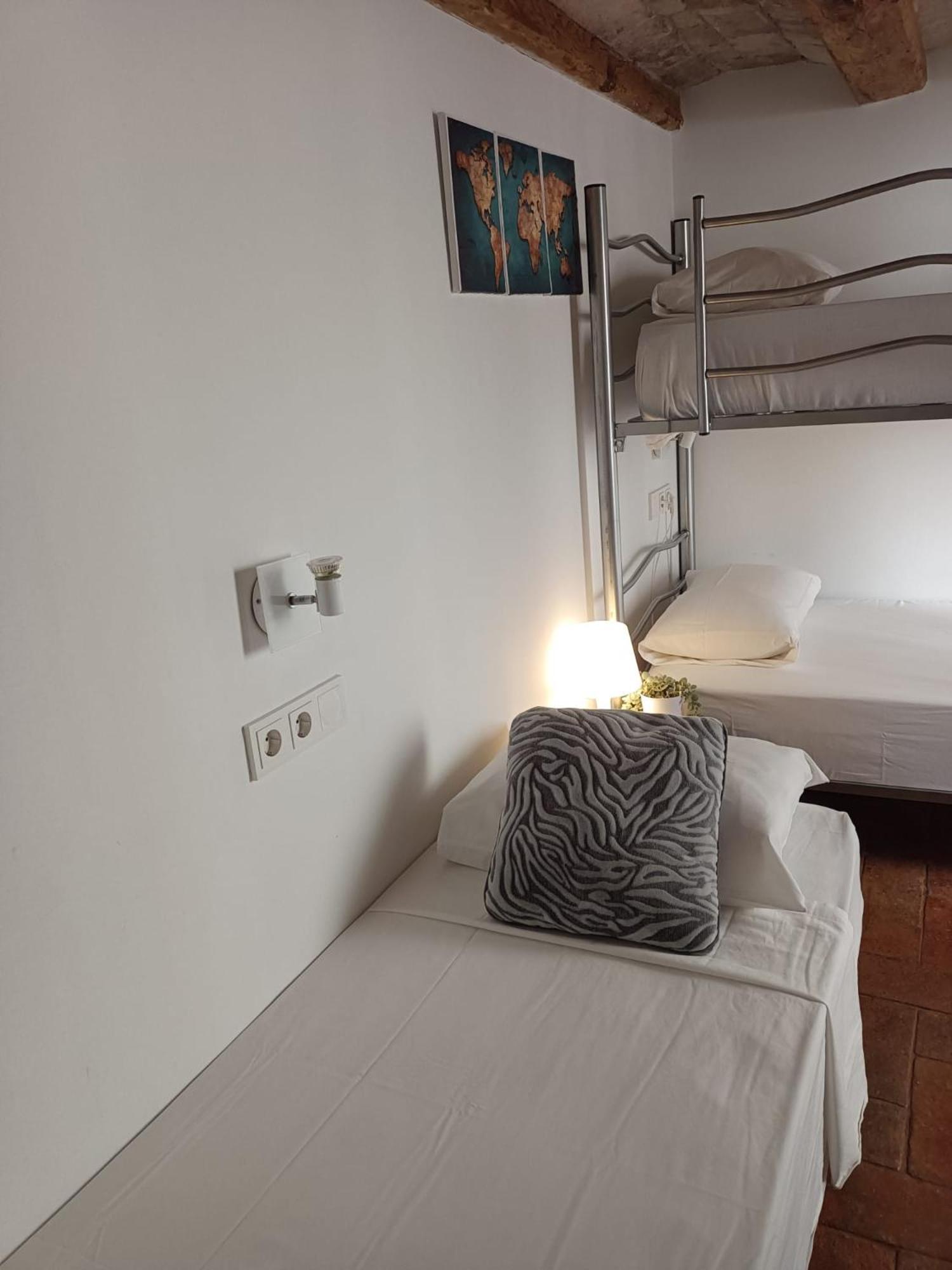 Habitacion Para Grupos Hasta 8 En Plena Rambla De Cataluna Барселона Екстериор снимка