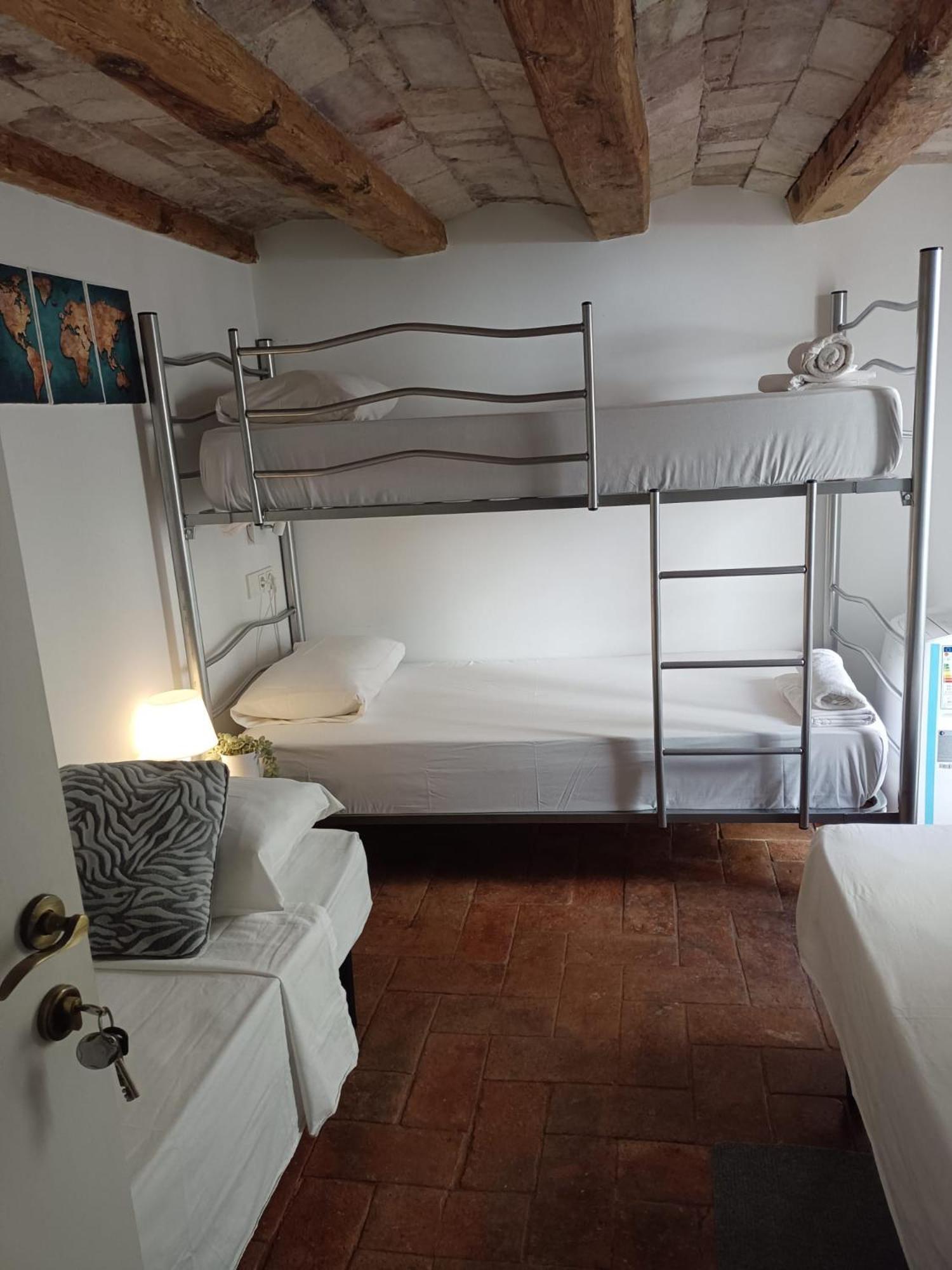 Habitacion Para Grupos Hasta 8 En Plena Rambla De Cataluna Барселона Екстериор снимка