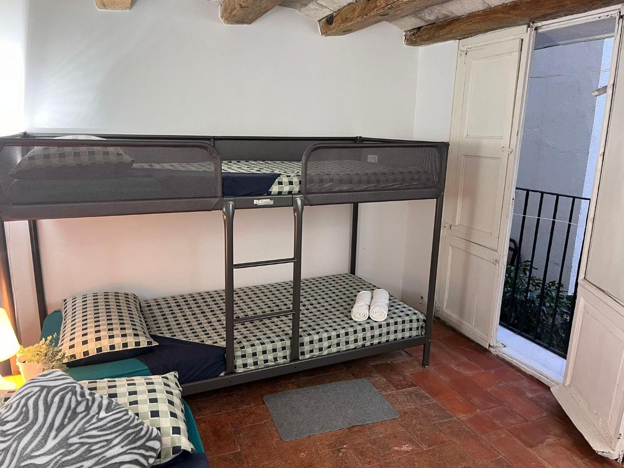 Habitacion Para Grupos Hasta 8 En Plena Rambla De Cataluna Барселона Екстериор снимка