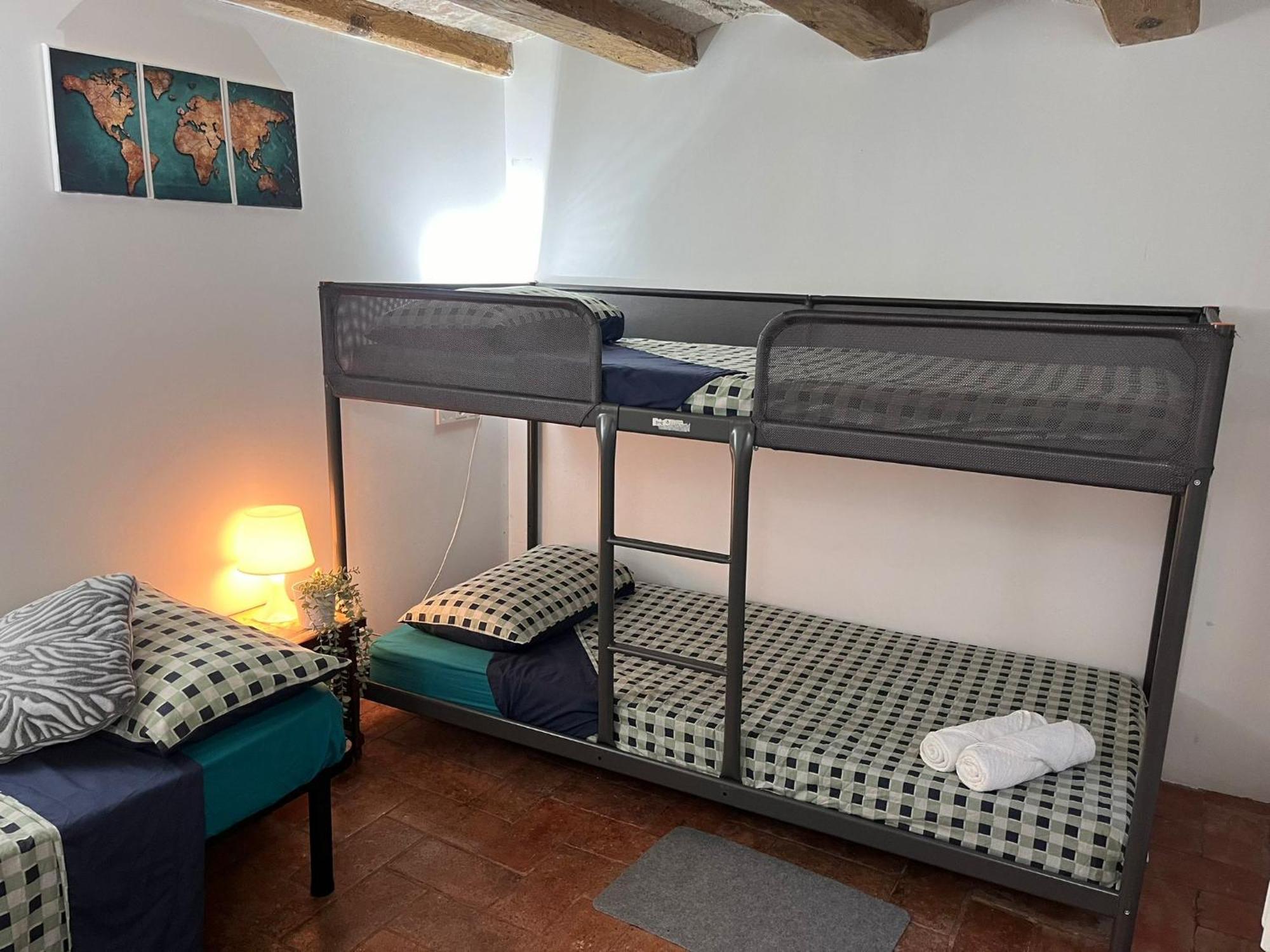 Habitacion Para Grupos Hasta 8 En Plena Rambla De Cataluna Барселона Екстериор снимка