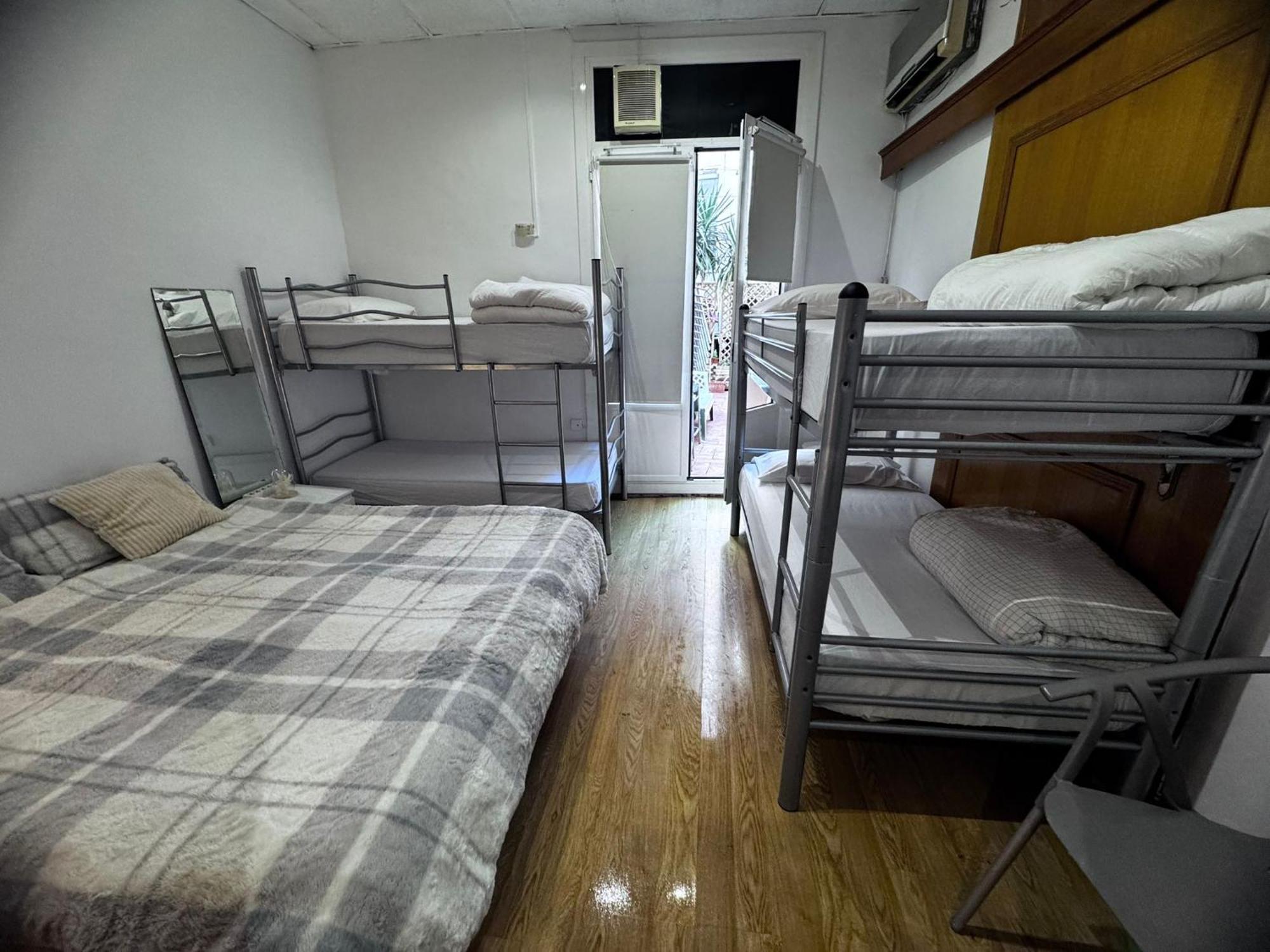 Habitacion Para Grupos Hasta 8 En Plena Rambla De Cataluna Барселона Екстериор снимка